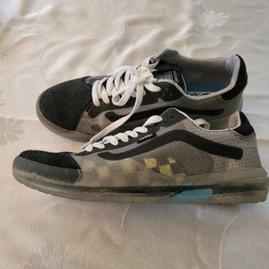Vans Ultimate Waffle 8 mens/9.5 women Like New